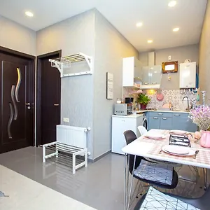 new-2-bedrooms-apartment-in-old-town-avlabari.alltbilisihotels.com/